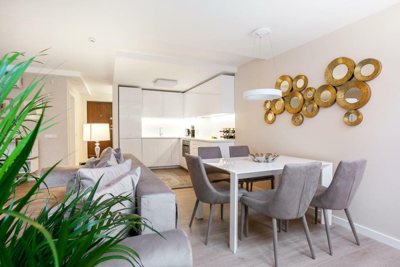 Luxury For Everyone - Hills Park Lux Apartments 1 VNO Dış mekan fotoğraf